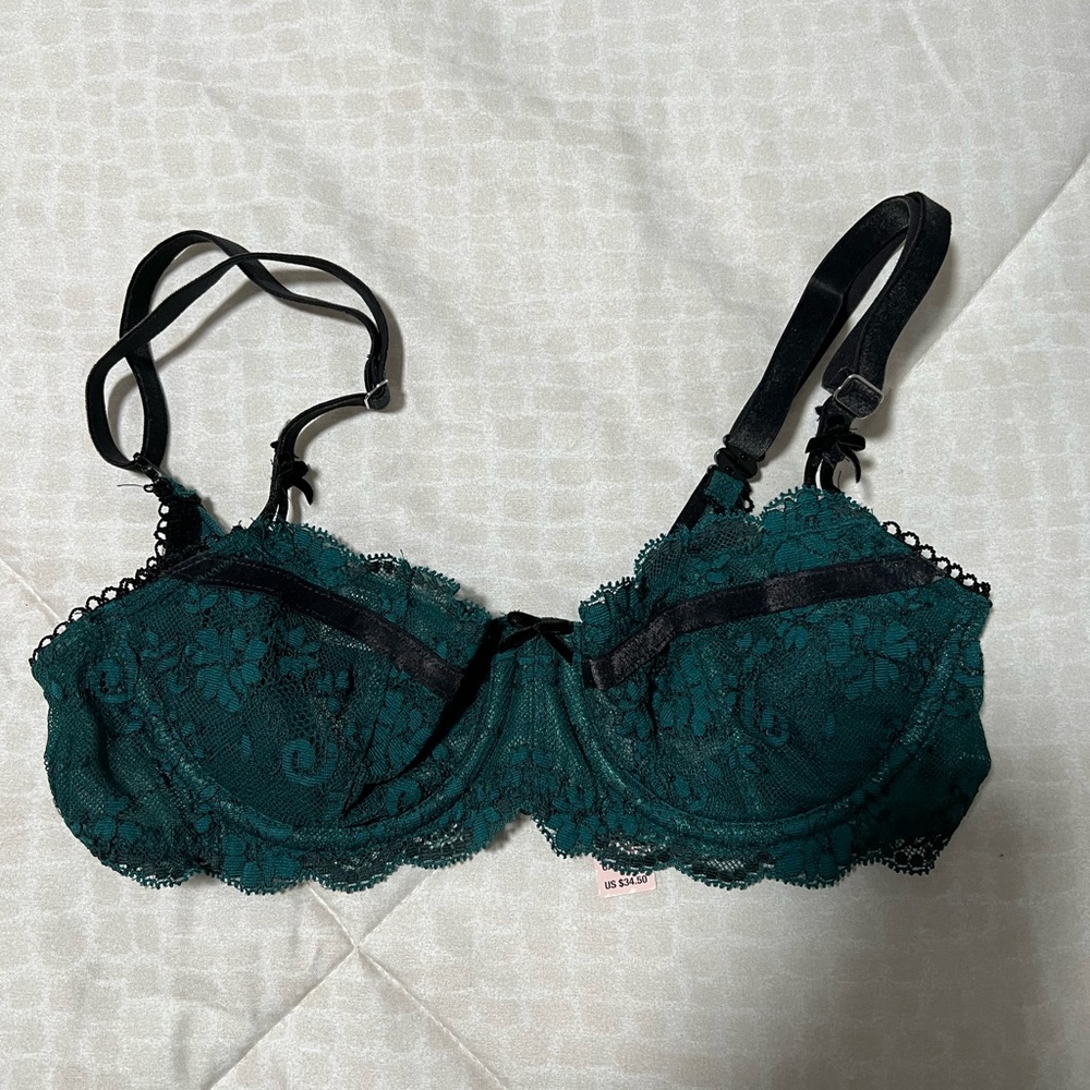 COPY - Victoria’s Secret Demi Bra 34A NWT